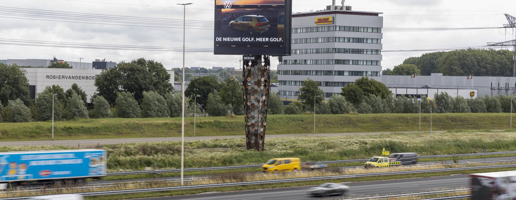 Snelwegreclame van Volkswagen op de mast Utrecht The Wall